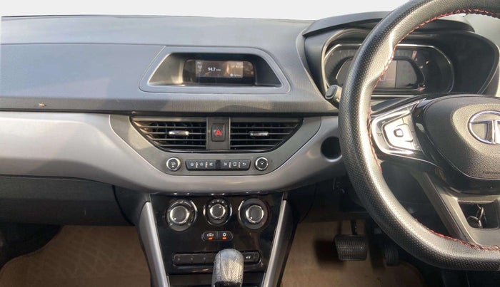 2020 Tata NEXON XMA SUNROOF DIESEL, Diesel, Automatic, 81,238 km, Air Conditioner