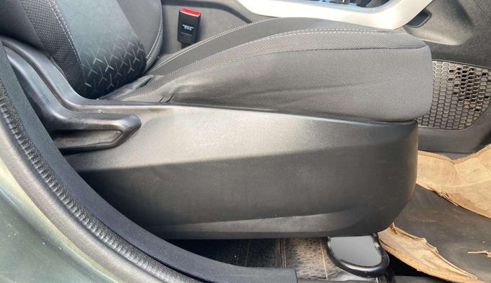 2020 Tata NEXON XMA SUNROOF DIESEL, Diesel, Automatic, 81,238 km, Driver Side Adjustment Panel