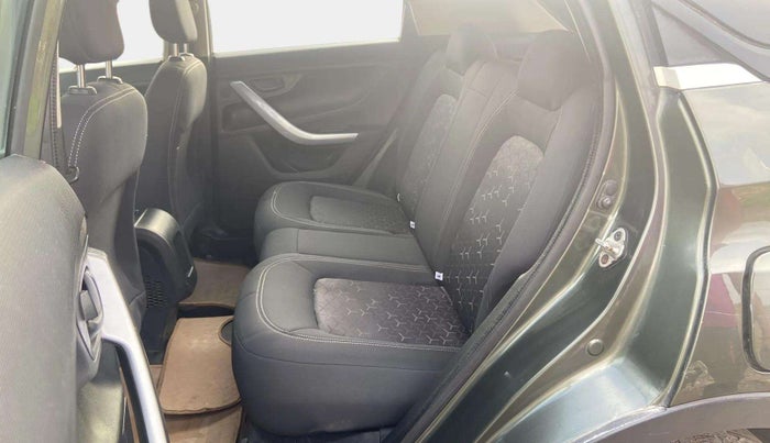 2020 Tata NEXON XMA SUNROOF DIESEL, Diesel, Automatic, 81,238 km, Right Side Rear Door Cabin