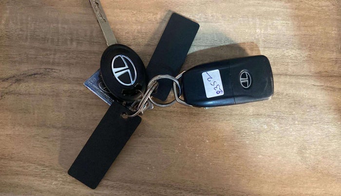 2020 Tata NEXON XMA SUNROOF DIESEL, Diesel, Automatic, 81,238 km, Key Close Up
