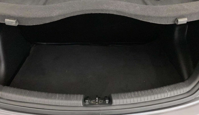2017 Hyundai Grand i10 SPORTZ (O) 1.2 KAPPA VTVT, Petrol, Manual, 38,063 km, Boot Inside