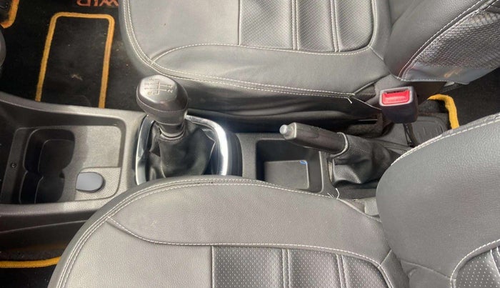 2017 Renault Kwid RXT 0.8, Petrol, Manual, 6,824 km, Gear Lever