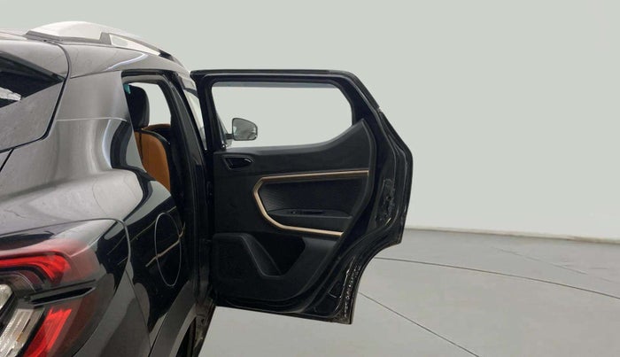 2022 Renault Kiger RXT (O) MT, Petrol, Manual, 9,195 km, RHS Rear Door