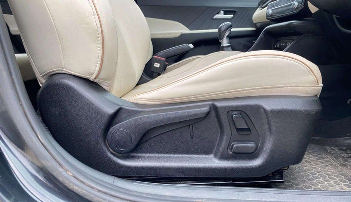 2024 Hyundai Verna SX (O) 1.5 MPI MT, Petrol, Manual, 30,027 km, Driver Side Adjustment Panel