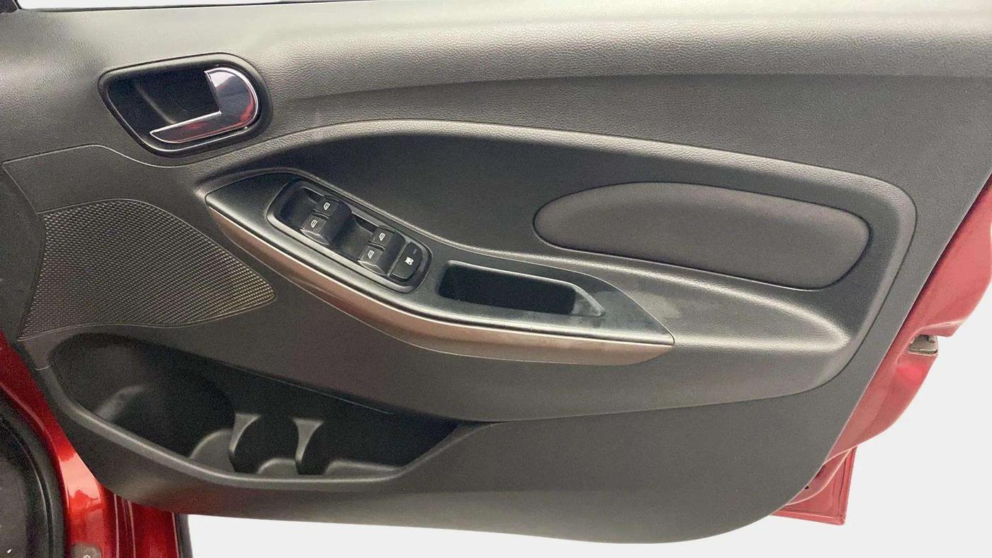 2018 Ford FREESTYLE TITANIUM 1.2 PETROL, Petrol, Manual, 1,08,678 km, Driver Side Door Panels Control
