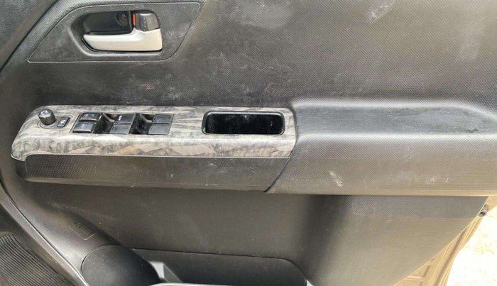 2019 Maruti New Wagon-R ZXI 1.2, Petrol, Manual, 1,26,268 km, Driver Side Door Panels Control