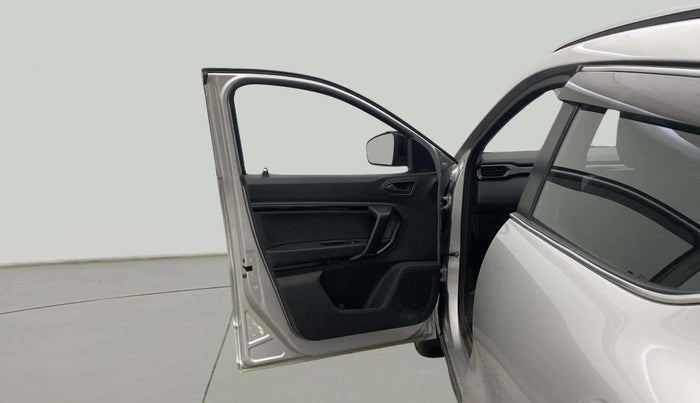 2024 Renault Kiger RXL MT, Petrol, Manual, 11,045 km, LHS Front Door