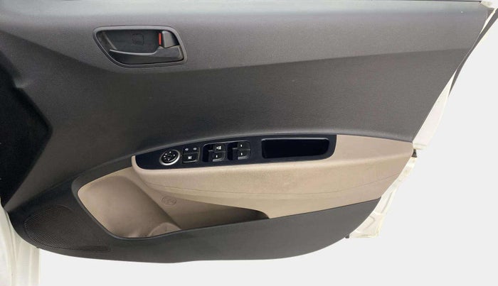 2019 Hyundai Grand i10 MAGNA 1.2 KAPPA VTVT, CNG, Manual, 73,070 km, Driver Side Door Panels Control