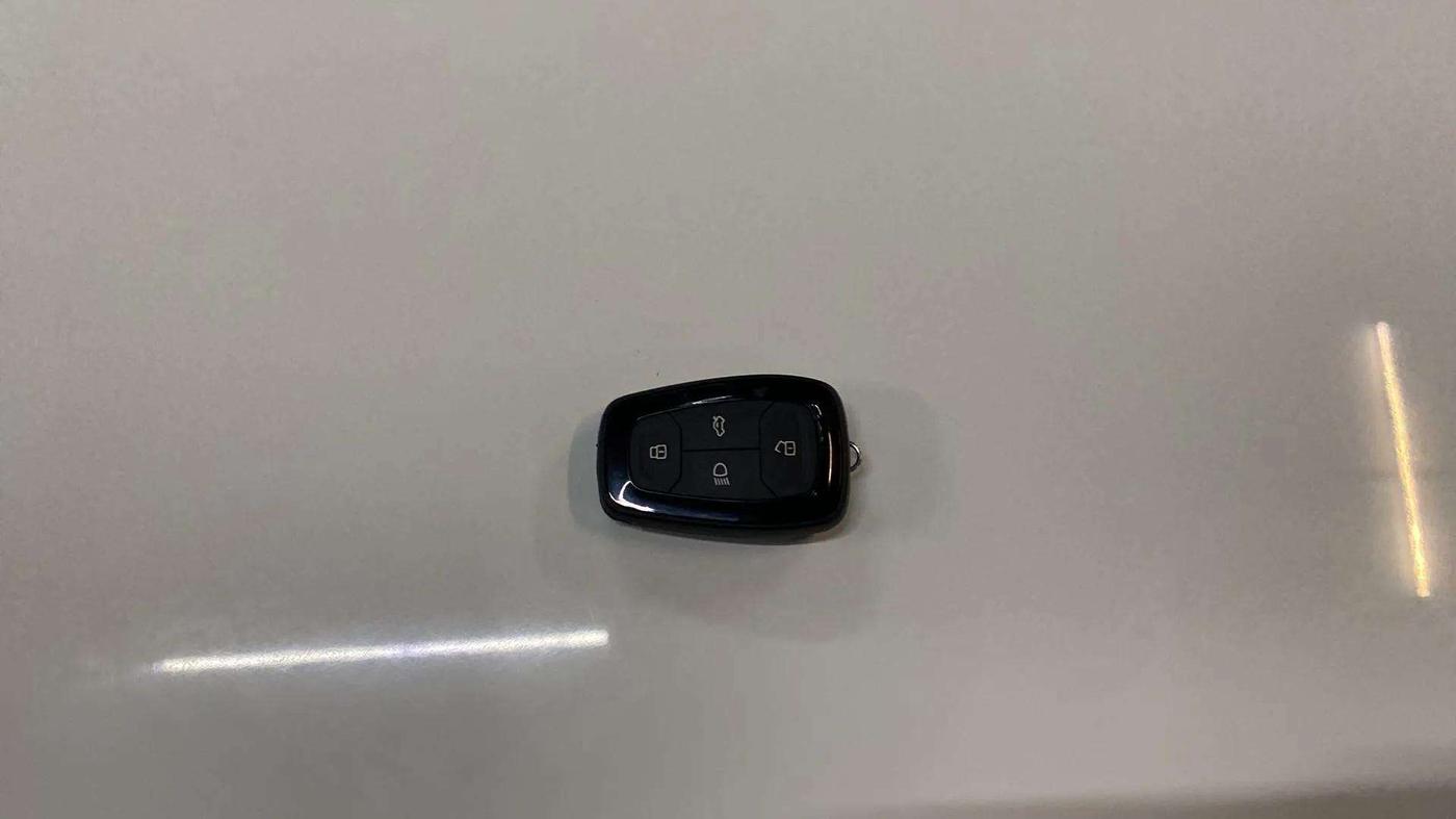2021 Tata ALTROZ XZ PETROL, Petrol, Manual, 19,332 km, Key Close Up