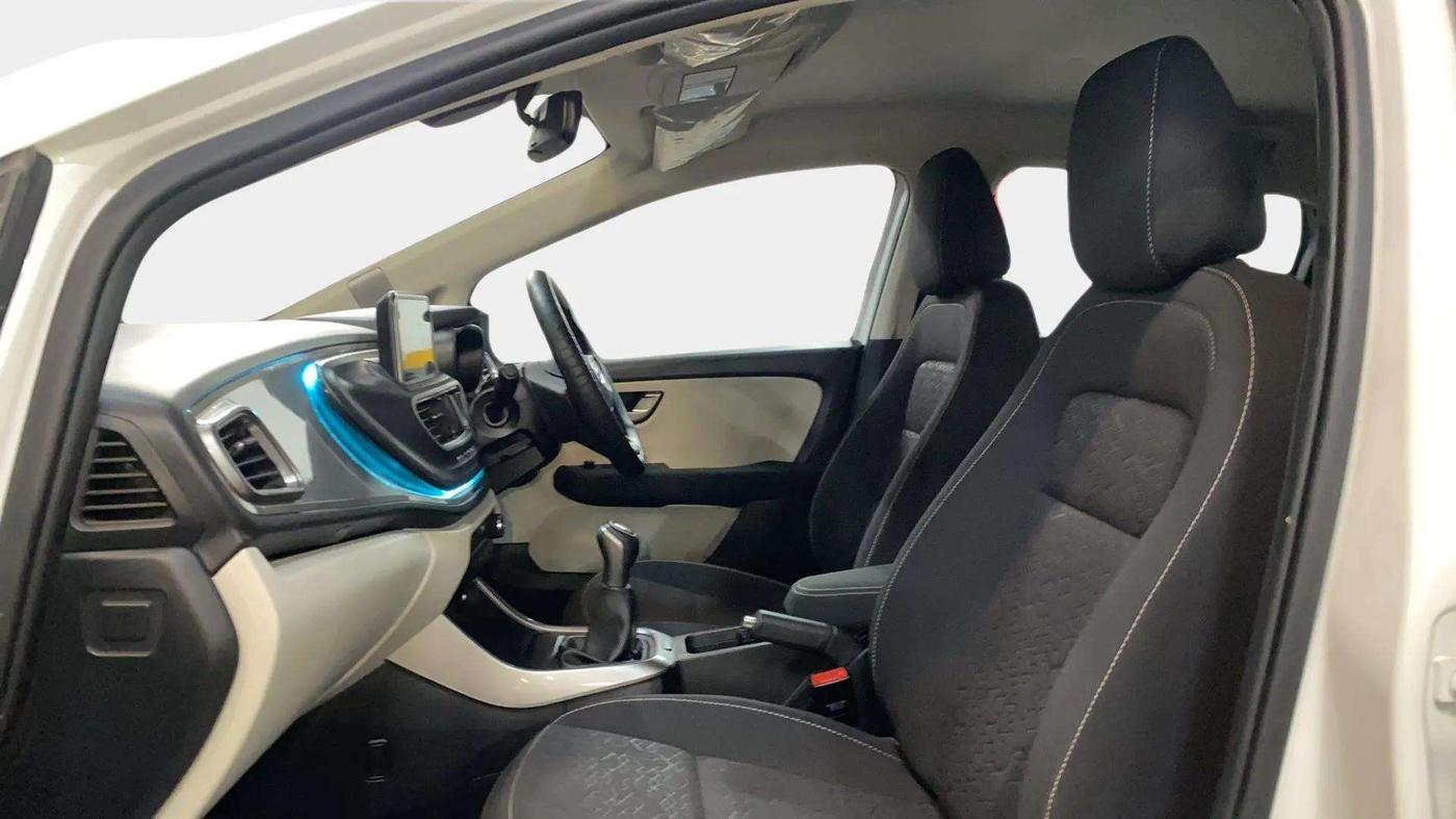 2021 Tata ALTROZ XZ PETROL, Petrol, Manual, 19,332 km, Right Side Front Door Cabin