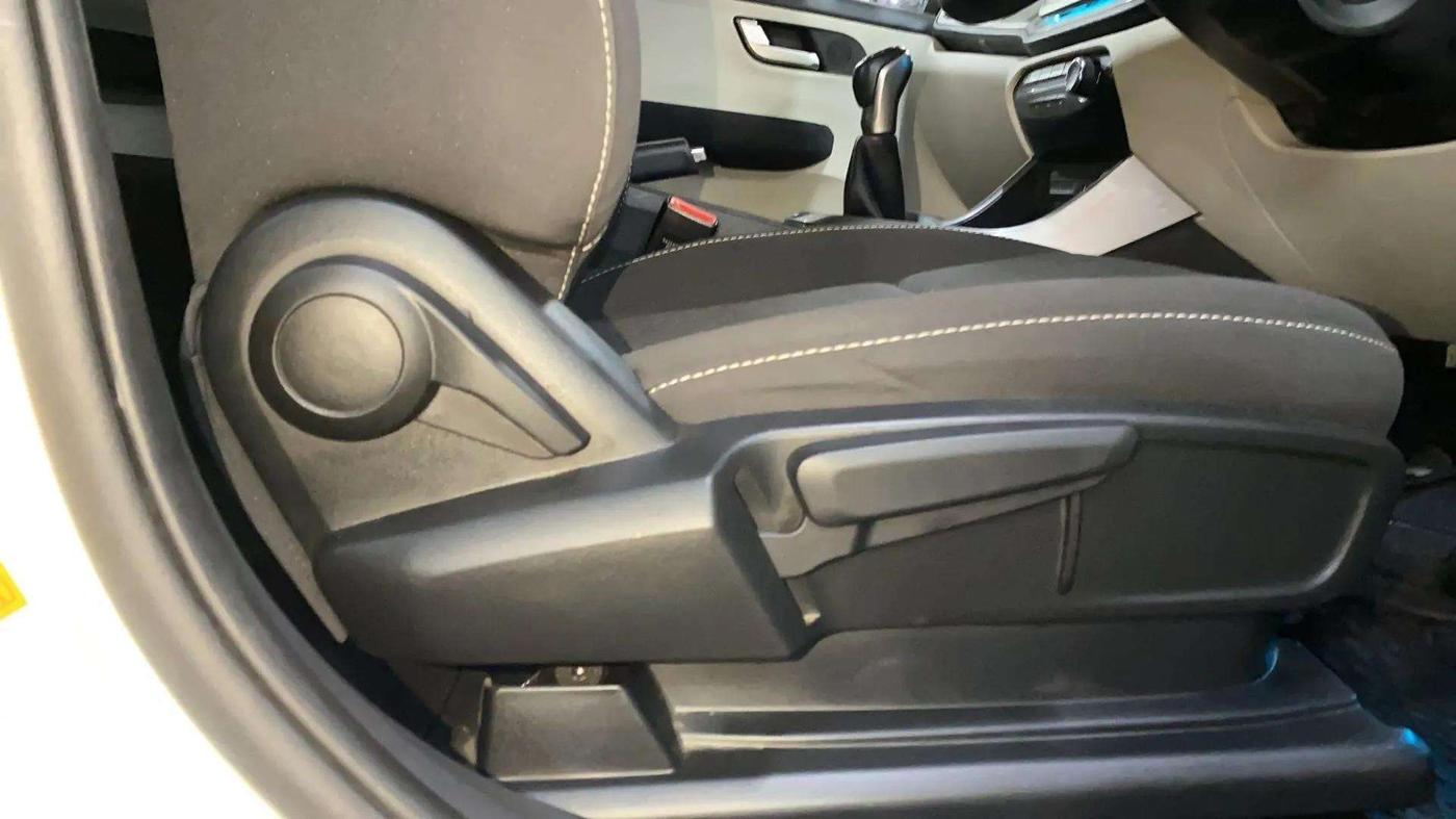 2021 Tata ALTROZ XZ PETROL, Petrol, Manual, 19,332 km, Driver Side Adjustment Panel