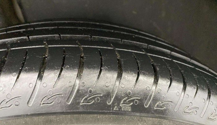 2023 Maruti BREZZA VXI SMART HYBRID, Petrol, Manual, 21,024 km, Right Rear Tyre Tread