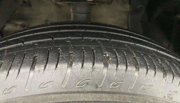 2023 Maruti BREZZA VXI SMART HYBRID, Petrol, Manual, 21,024 km, Left Front Tyre Tread