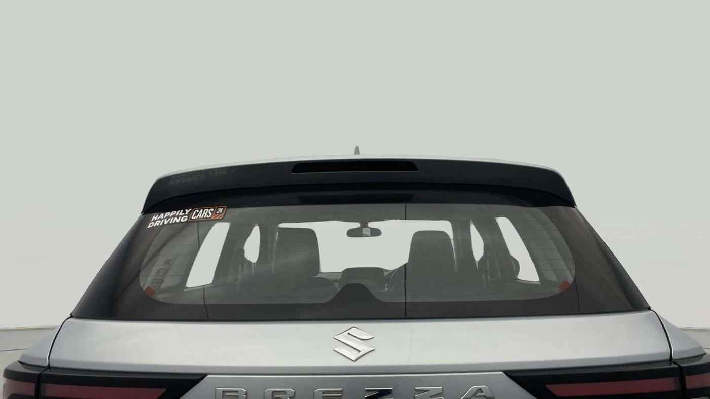 2023 Maruti BREZZA VXI SMART HYBRID, Petrol, Manual, 21,024 km, Rear Windshield