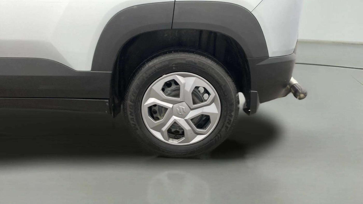 2023 Maruti BREZZA VXI SMART HYBRID, Petrol, Manual, 21,024 km, Left Rear Wheel
