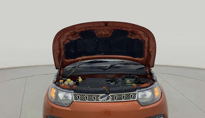 2016 Mahindra Kuv100 K8 6 STR, Petrol, Manual, 68,309 km, Open Bonet