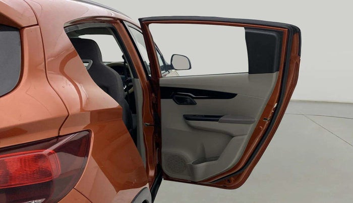 2016 Mahindra Kuv100 K8 6 STR, Petrol, Manual, 68,309 km, RHS Rear Door