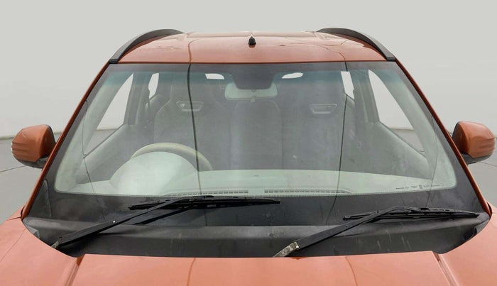2016 Mahindra Kuv100 K8 6 STR, Petrol, Manual, 68,309 km, Front Windshield