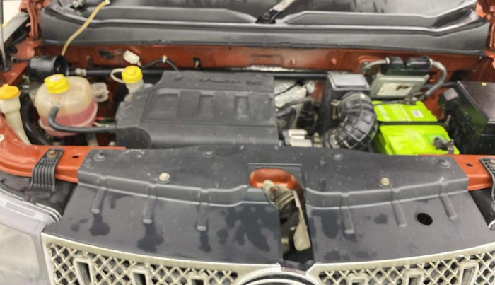 2016 Mahindra Kuv100 K8 6 STR, Petrol, Manual, 68,309 km, Engine View