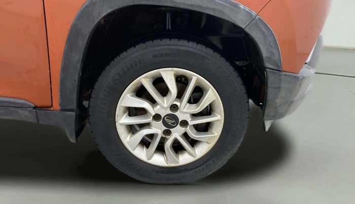 2016 Mahindra Kuv100 K8 6 STR, Petrol, Manual, 68,309 km, Right Front Wheel