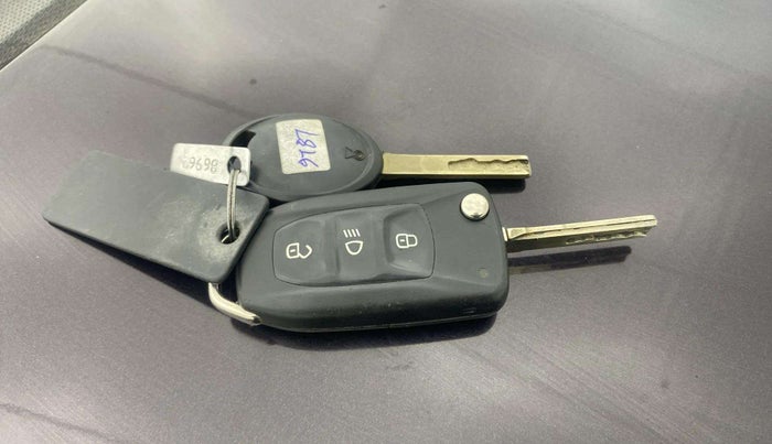 2022 Tata Tiago XZ PLUS CNG, CNG, Manual, 64,367 km, Key Close Up