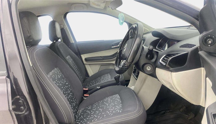 2022 Tata Tiago XZ PLUS CNG, CNG, Manual, 64,367 km, Right Side Front Door Cabin