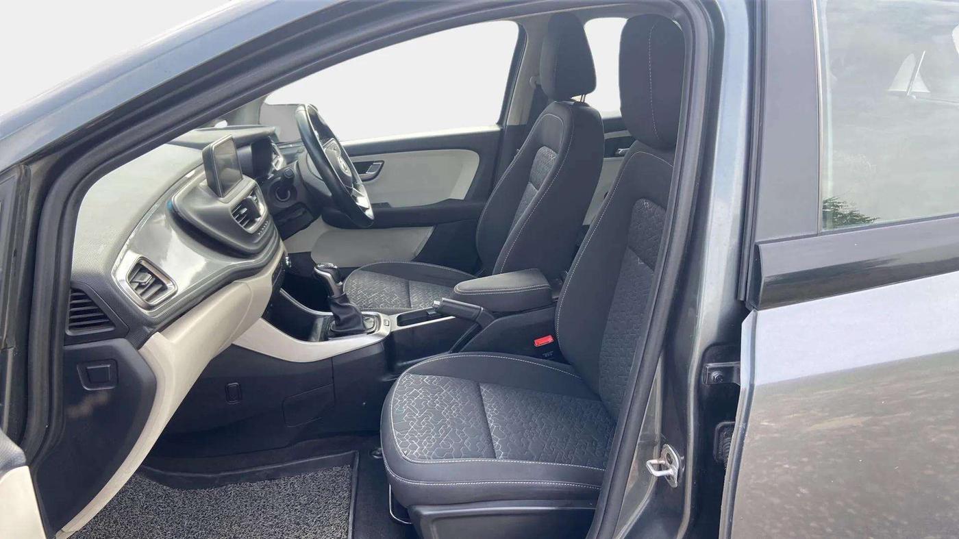 2022 Tata ALTROZ XZA, CNG, Automatic, 46,314 km, Right Side Front Door Cabin