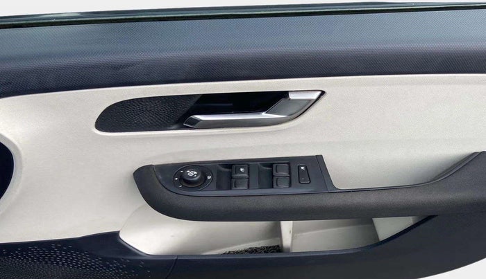 2022 Tata ALTROZ XZA, CNG, Automatic, 47,226 km, Driver Side Door Panels Control