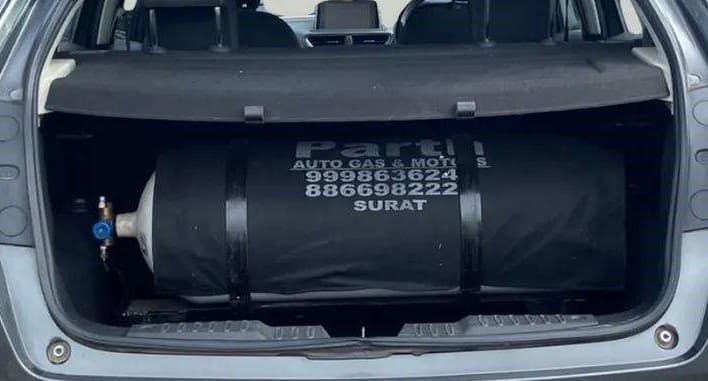 2022 Tata ALTROZ XZA, CNG, Automatic, 46,314 km, Boot Inside