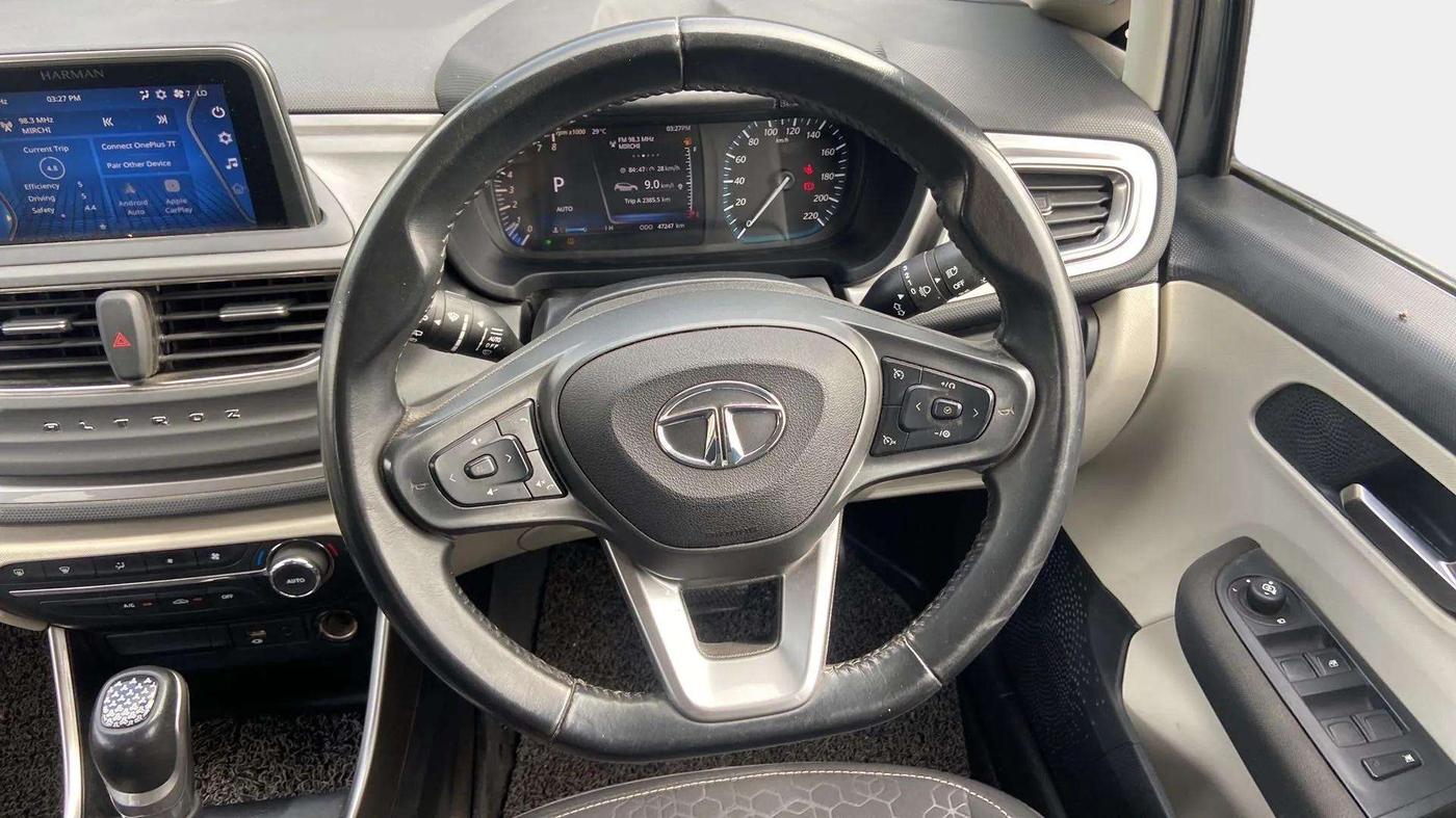 2022 Tata ALTROZ XZA, CNG, Automatic, 46,314 km, Steering Wheel Close Up