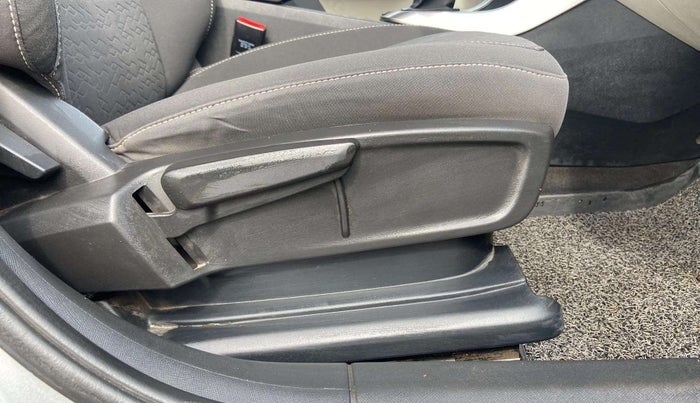 2022 Tata ALTROZ XZA, CNG, Automatic, 47,226 km, Driver Side Adjustment Panel