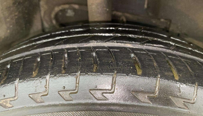 2018 Tata NEXON XM PETROL, Petrol, Manual, 36,233 km, Right Front Tyre Tread