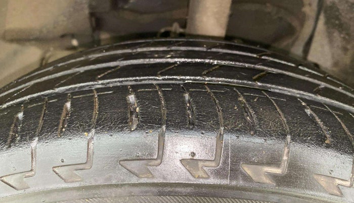 2018 Tata NEXON XM PETROL, Petrol, Manual, 36,233 km, Left Front Tyre Tread