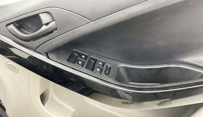 2018 Tata NEXON XM PETROL, Petrol, Manual, 36,233 km, Driver Side Door Panels Control