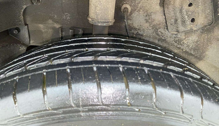 2018 Tata NEXON XM PETROL, Petrol, Manual, 36,233 km, Right Rear Tyre Tread