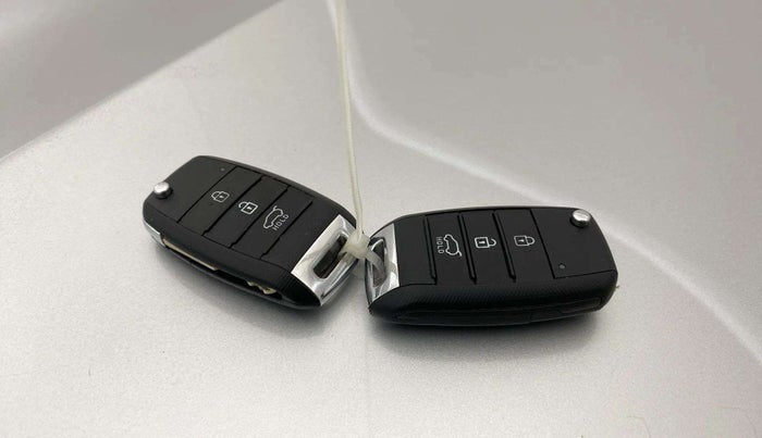 2022 KIA SELTOS HTE 1.5 PETROL, Petrol, Manual, 34,304 km, Key Close Up