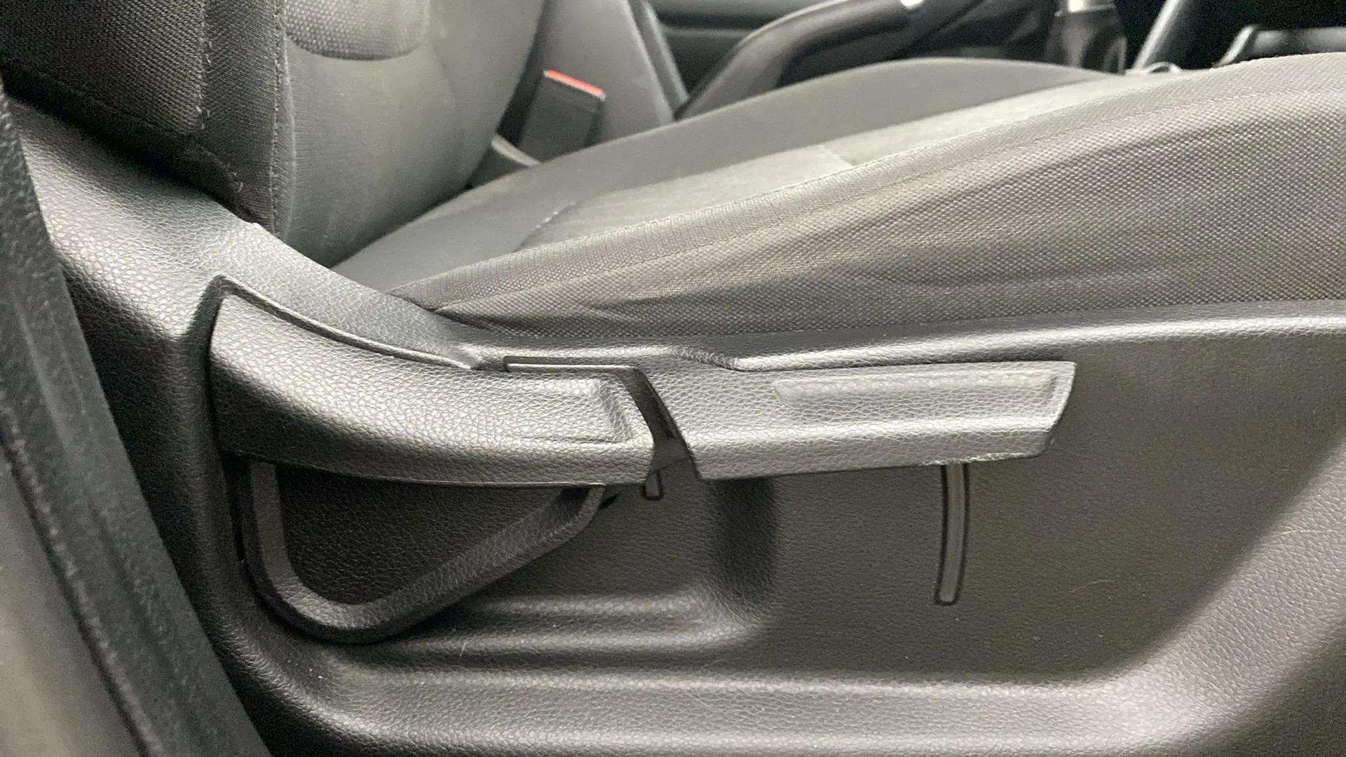 Driver-side-adjustment-panel-40
