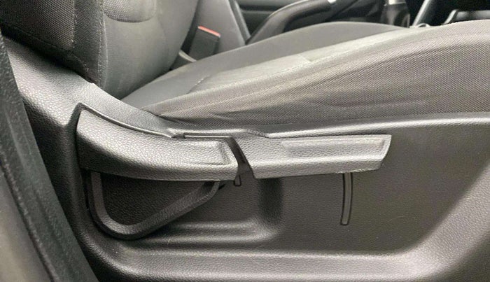 2022 KIA SELTOS HTE 1.5 PETROL, Petrol, Manual, 34,304 km, Driver Side Adjustment Panel