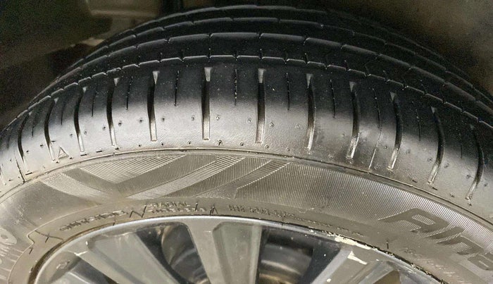 2021 Maruti Ciaz ALPHA  AT 1.5 SHVS PETROL, Petrol, Automatic, 82,750 km, Left Front Tyre Tread