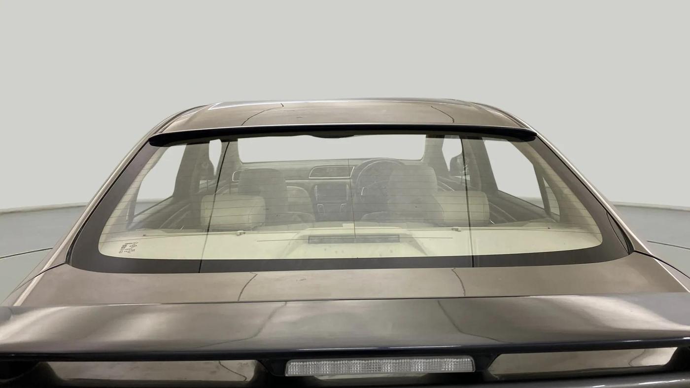 2021 Maruti Ciaz ALPHA  AT 1.5 SHVS PETROL, Petrol, Automatic, 83,015 km, Rear Windshield