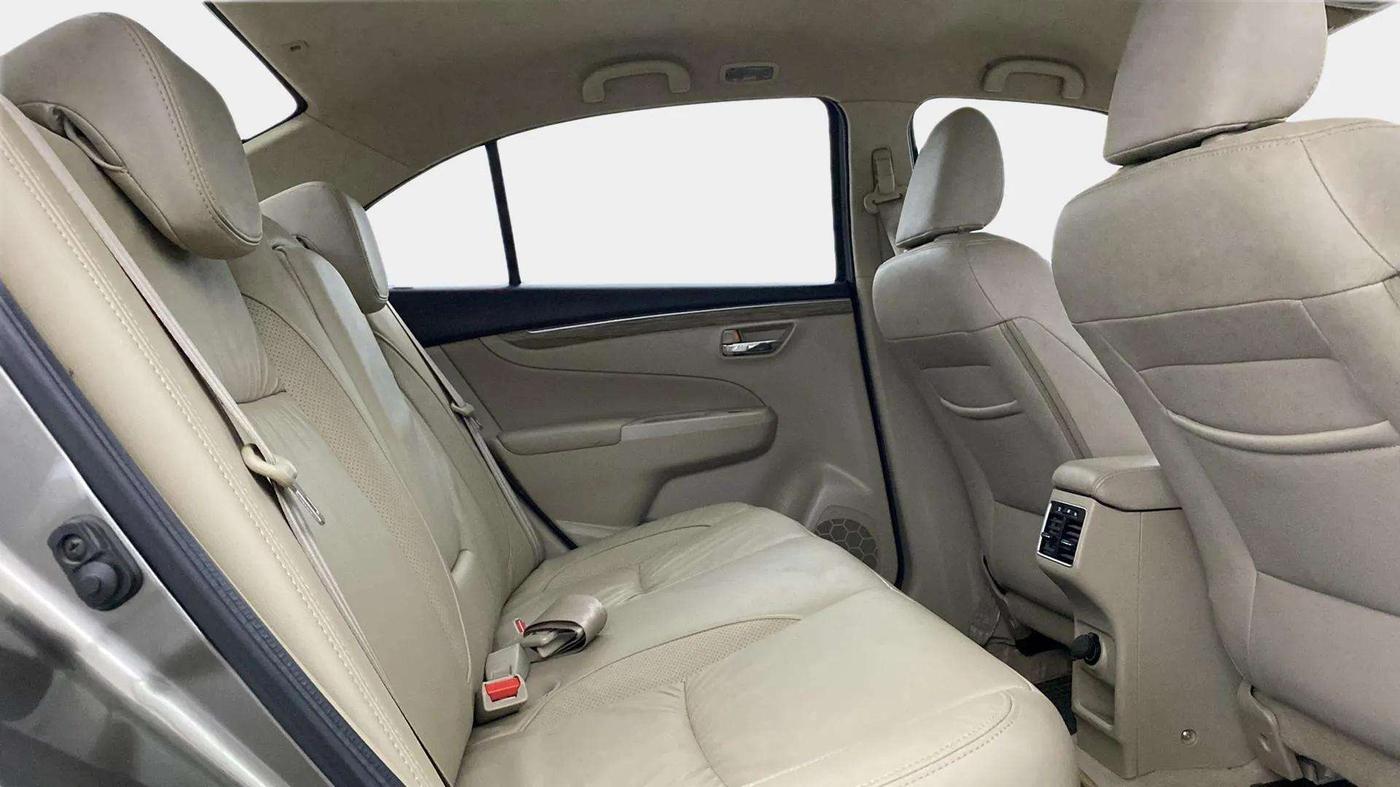 2021 Maruti Ciaz ALPHA  AT 1.5 SHVS PETROL, Petrol, Automatic, 83,015 km, Right Side Rear Door Cabin