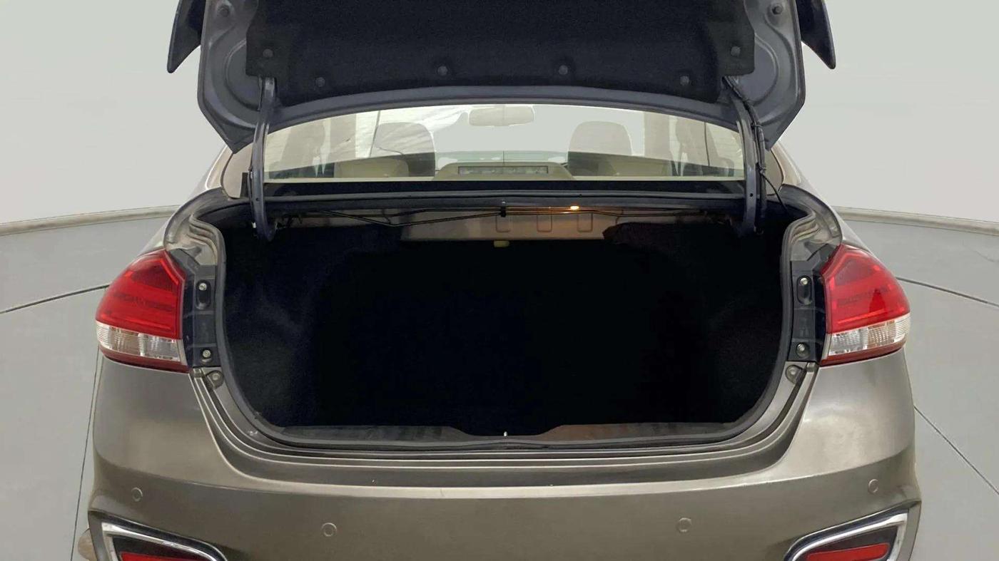 2021 Maruti Ciaz ALPHA  AT 1.5 SHVS PETROL, Petrol, Automatic, 83,015 km, Boot Inside