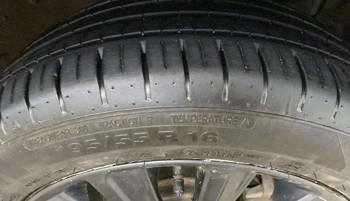2021 Maruti Ciaz ALPHA  AT 1.5 SHVS PETROL, Petrol, Automatic, 82,750 km, Right Front Tyre Tread