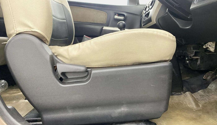 2015 Maruti Wagon R 1.0 VXI, Petrol, Manual, 90,127 km, Driver Side Adjustment Panel
