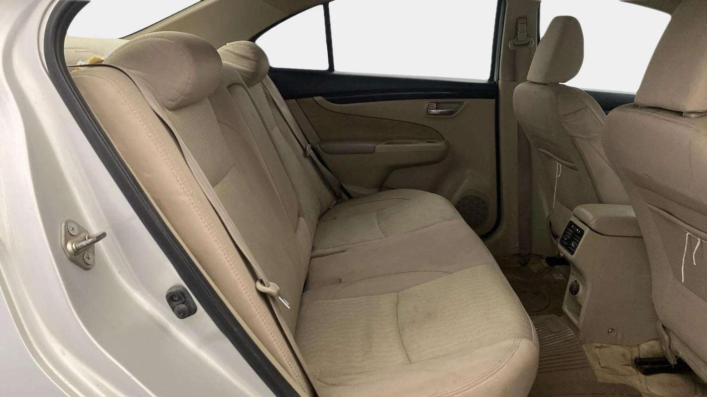 2017 Maruti Ciaz VDI SHVS, Diesel, Manual, 82,656 km, Right Side Rear Door Cabin