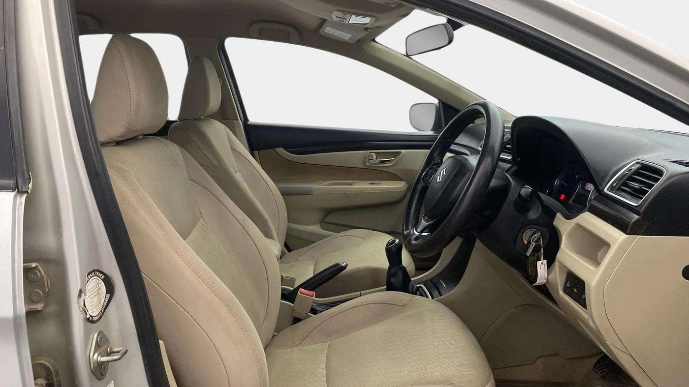 2017 Maruti Ciaz VDI SHVS, Diesel, Manual, 82,656 km, Right Side Front Door Cabin