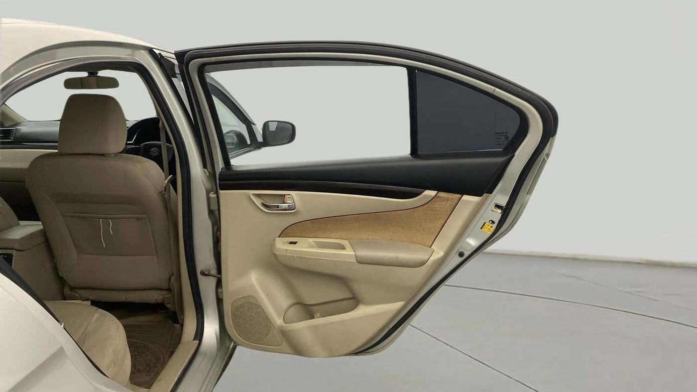 2017 Maruti Ciaz VDI SHVS, Diesel, Manual, 82,656 km, RHS Rear Door
