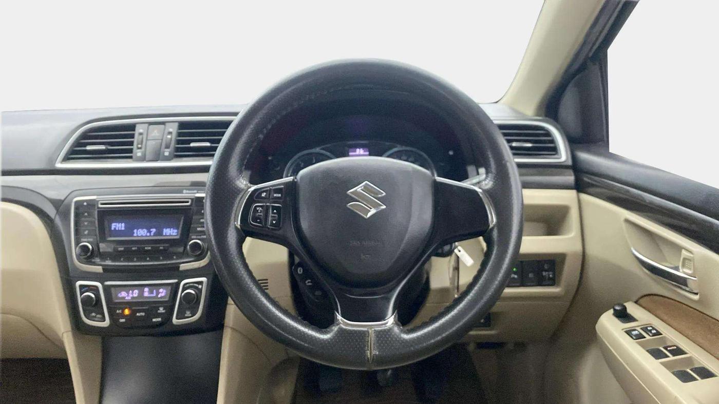 2017 Maruti Ciaz VDI SHVS, Diesel, Manual, 82,656 km, Steering Wheel Close Up