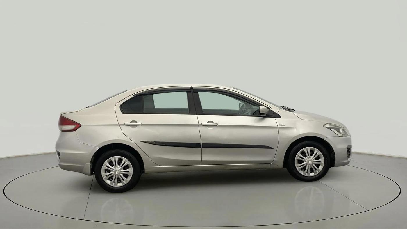 2017 Maruti Ciaz VDI SHVS, Diesel, Manual, 82,656 km, Right Side View