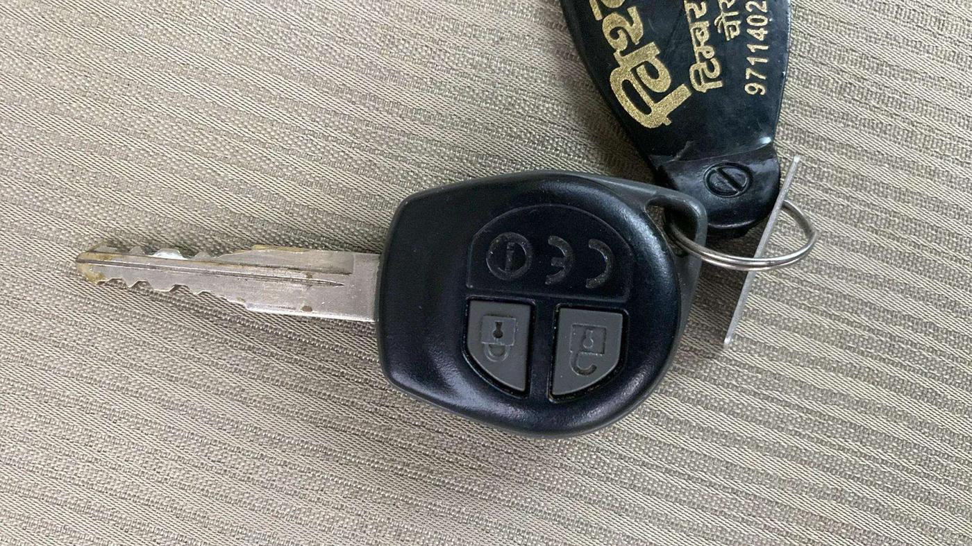 2017 Maruti Ciaz VDI SHVS, Diesel, Manual, 82,656 km, Key Close Up